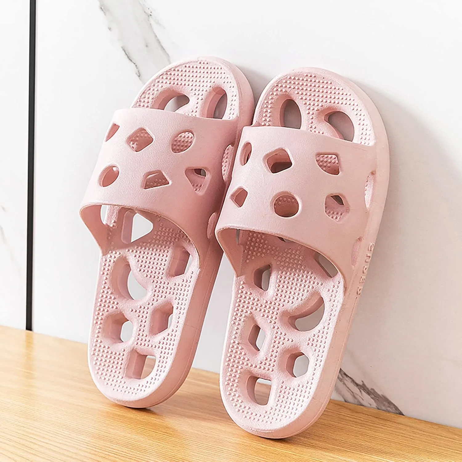 Cloud Slides Womens Showers Sandals Women and Men Bath Slippers Indoor Slipper Quick Drying Dry Quickly Soft Sole