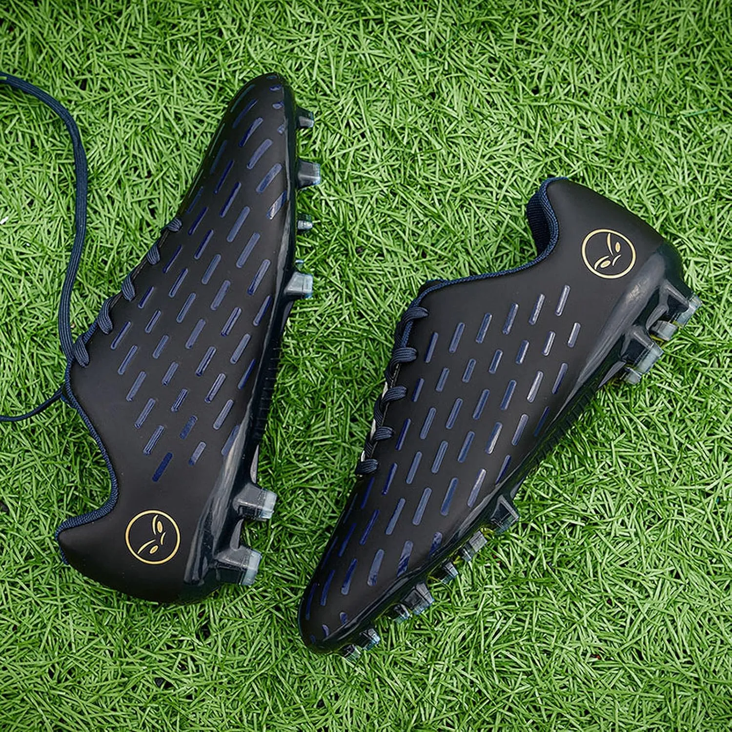 FLIOZY Men's Soccer Shoes Teenager Football Shoes Professional Athletic Training Sneakers Outdoor Indoor Football Boots Little Kids/Big Kids