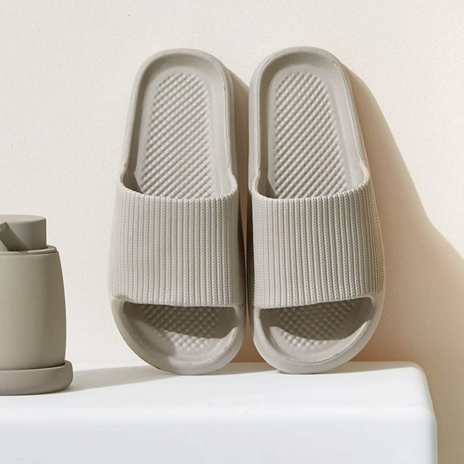 Mens Shoes Fashion Summer Indoor Non Slip Bathroom Slippers Quick Drying Lightweight Men Slippers