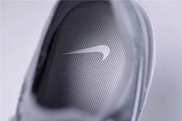 NikeWMNS Epic React Flyknit - 'Wolf Grey'