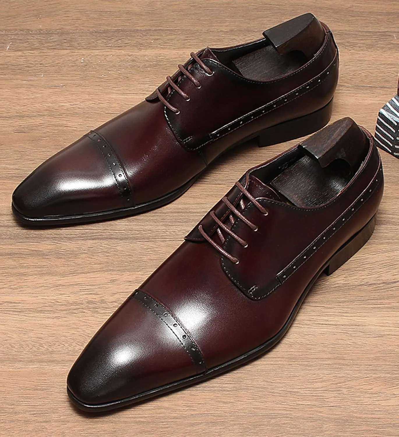 Santimon Men??s Leather Cap Toe Oxfords Dress Shoes ?C Lace-Up Brogue Formal Derby Shoes with Cushioned Insole & Slip-Resistant Sole for Business, Office & Wedding