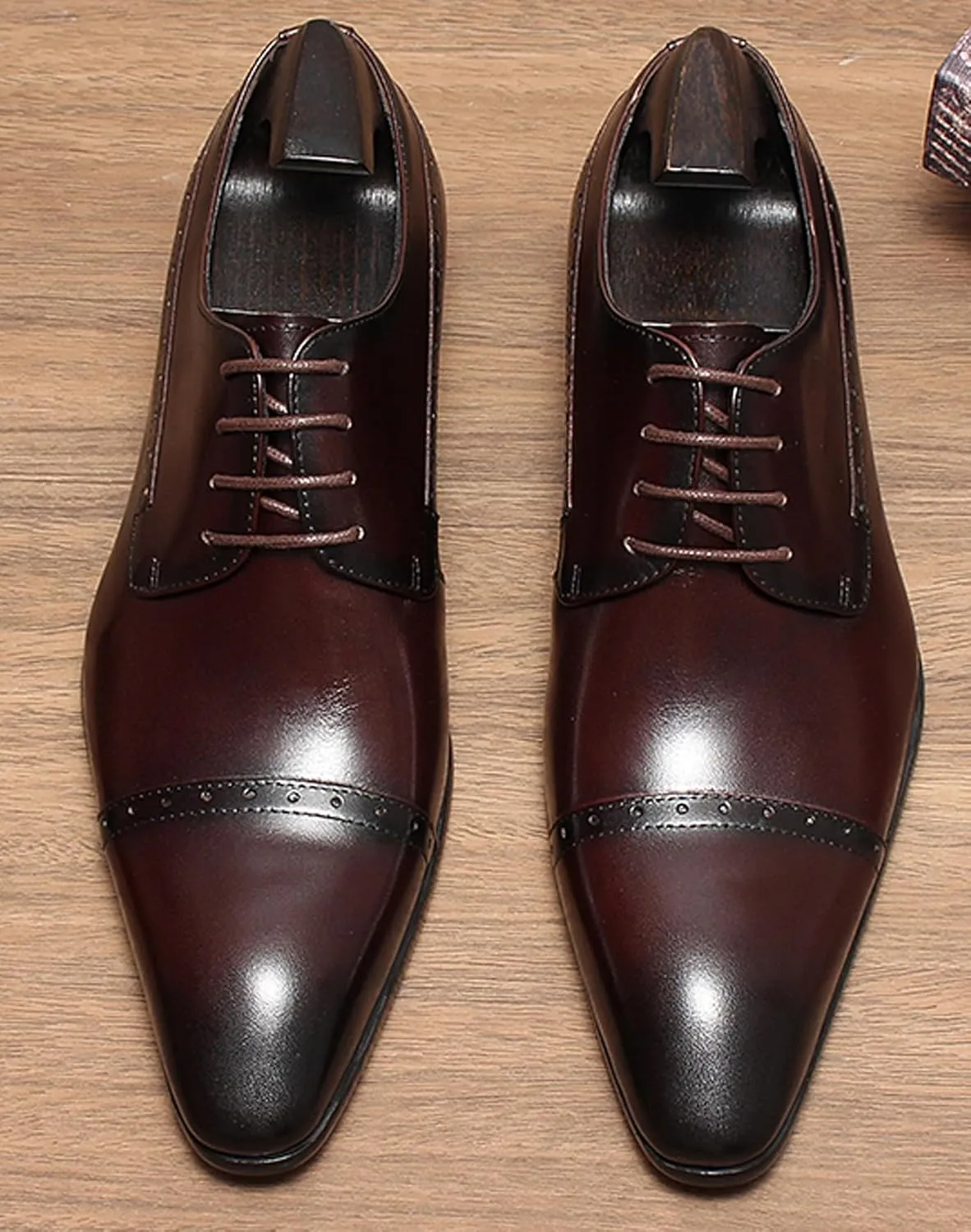 Santimon Men??s Leather Cap Toe Oxfords Dress Shoes ?C Lace-Up Brogue Formal Derby Shoes with Cushioned Insole & Slip-Resistant Sole for Business, Office & Wedding
